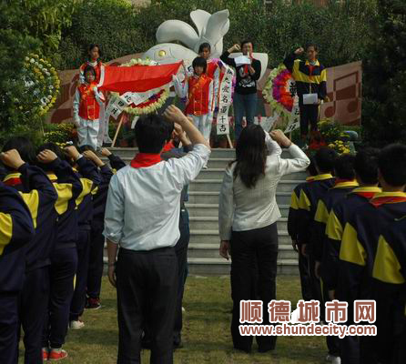 昨日(4月7日,50名来自聚胜小学六年级的学生在老师的带领下,来到顺德