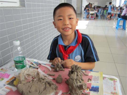 东平小学庆“六一”，三千学生制陶艺