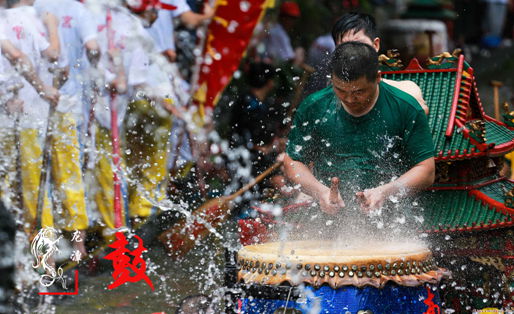 龙潭龙母诞　水上大狂欢