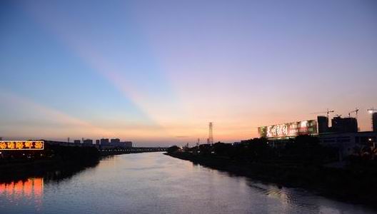 夕阳下的陈村