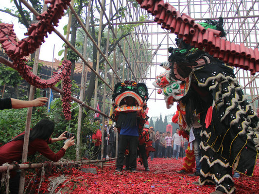 图集：带着老婆孩子体验龙山“烧大炮”