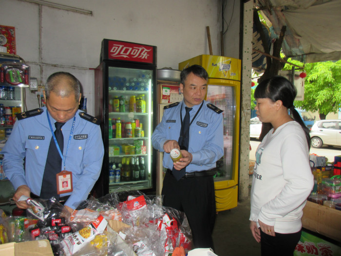 容桂：食品安全大排查，远离校园＂五毛食品＂