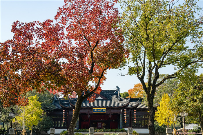 姑苏城外的寒山寺，钟声荡漾千古