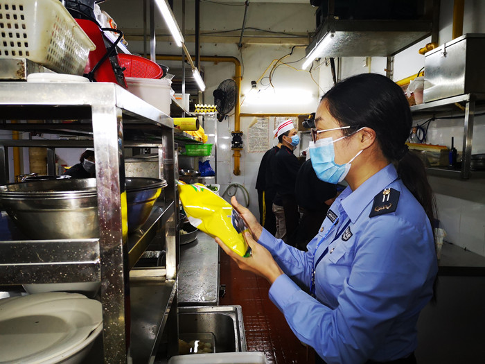 市监人变“小侦探”，监管食品药品安全