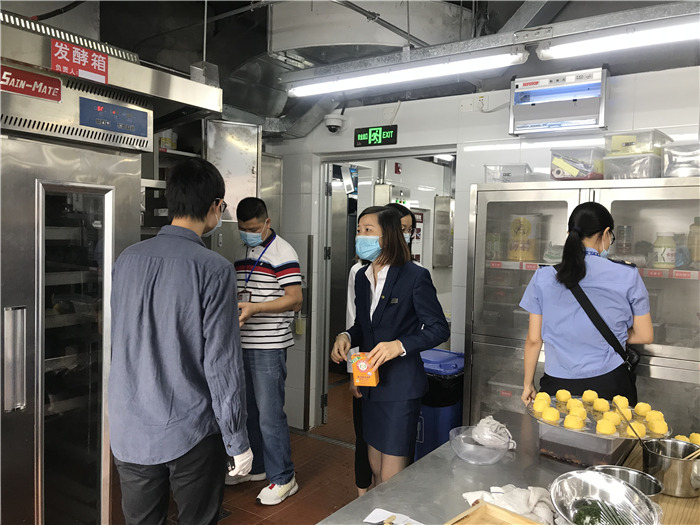 确保食品安全有保障，乐从对酒店配套餐饮单位进行检查