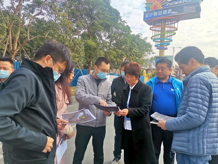 给地铁的围挡“瘦身”，顺德多条道路恢复部分主路路面