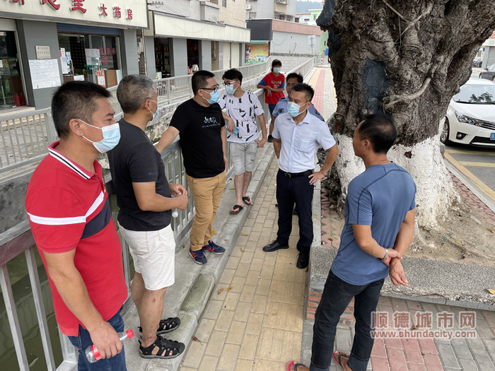  一河碧水，两岸绿树，大门社区河涌整治不松懈