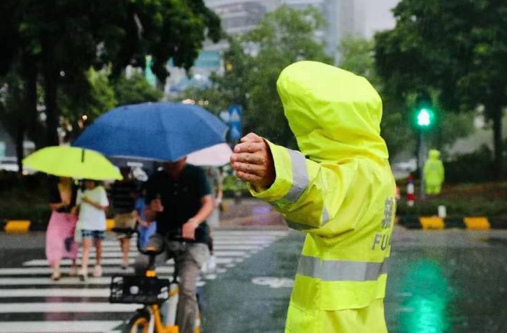 大良：持续推进道路交通综合治理，守护城市文明线