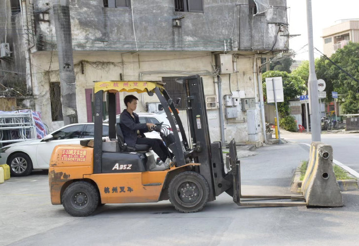 在行动！杏坛启动道路空间部件清理整治