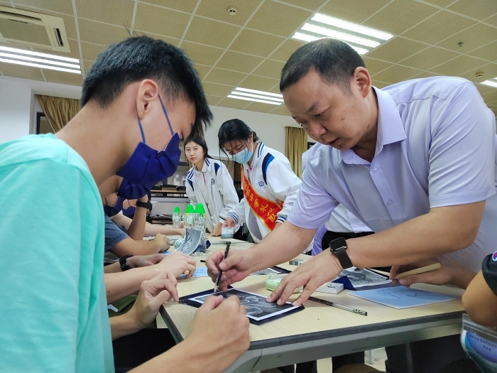 香港学生来考察啦！超百名师生走进顺德区实验中学