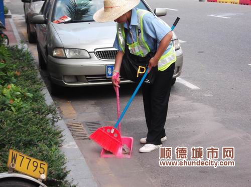 71名城市协管员共同编织道路与家庭的梦