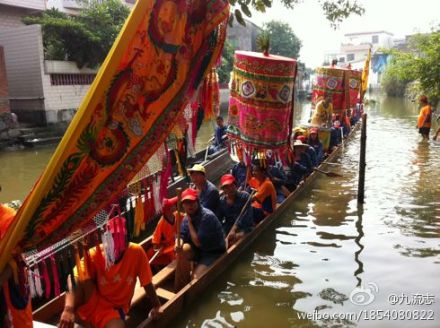 杏坛有只龙凤呈祥艇