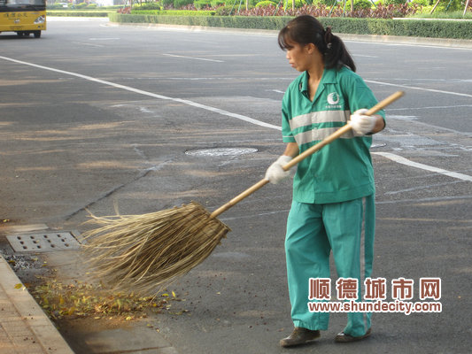 最乐观清洁工：不计较得失，开心就好