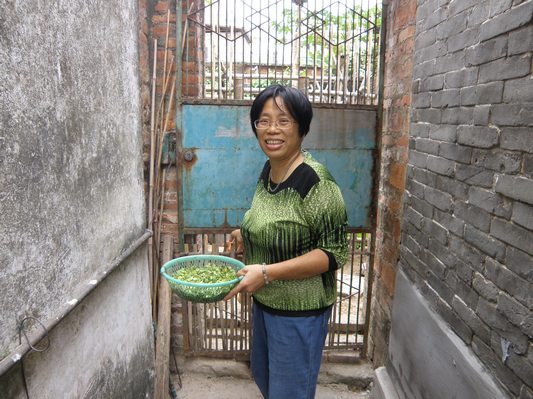 何惠芳：顶着疾风寒雨筑起一个幸福家庭