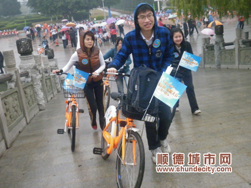 大良：任寒风冷雨，挡不住市民慈善热心