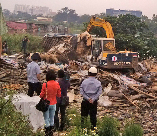 古鉴村77户养殖场全部违法，拆！