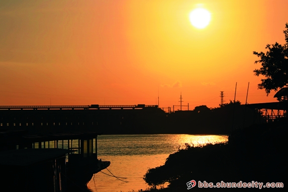 夕阳晚照下的龙田涵闸