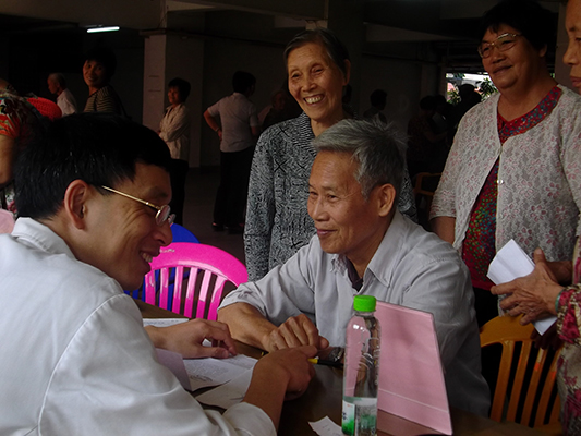 名医走进乐从水藤，近600名村民捧场