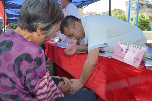 顺德人民医院名医巡回义诊，首站为陈村