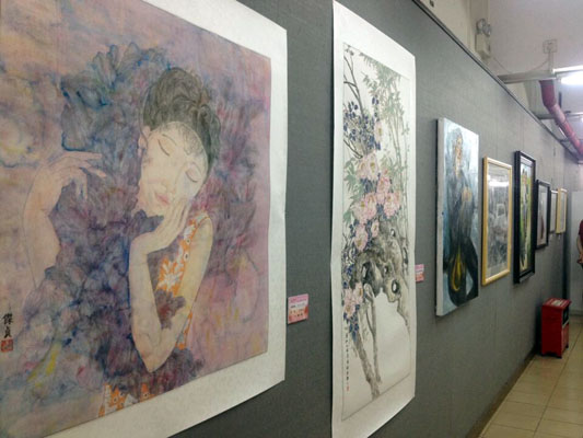 巾帼展魅力，“三月风华”影画展开幕