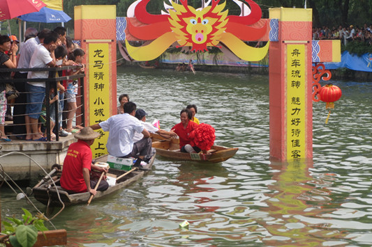 竞渡，竞渡，北滘龙舟国庆欢度！