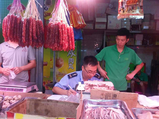 开展冷冻肉品专项整治，市民入口安全了　