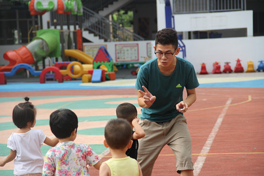 男神标准：进得幼儿园 当得孩子王