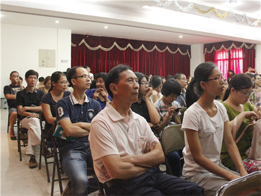 台湾专家来讲课，肾友了解血透知识