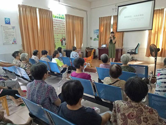 乐医护士进村居，教你科学饮水防结石