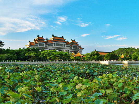 完善土地利用，东部打造碧水绕城格局