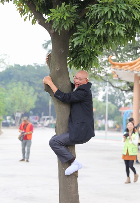 为长者拍照，让我很感动