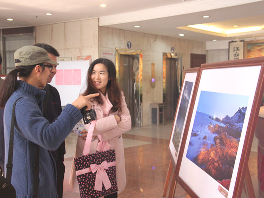 摄影师几十年沉淀，黎子流也来观展！