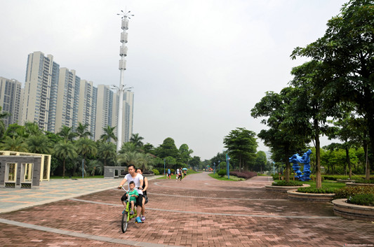 佛山新城滨河景观带（顺德城市网网友“44168”摄）