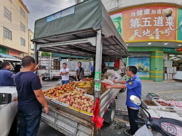 为中考护航，我们在场外守护你们！