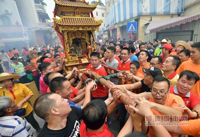 关帝侯王出游遇上国庆节，路线提前知晓