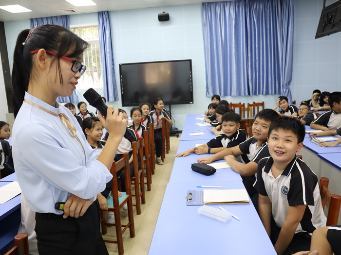 宪法进课堂：让学生在法治下快乐成长