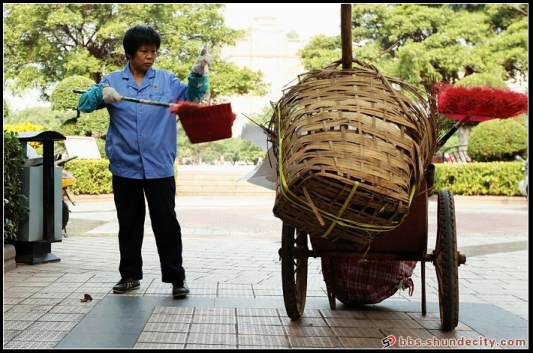 环卫工人：容桂因你而美丽