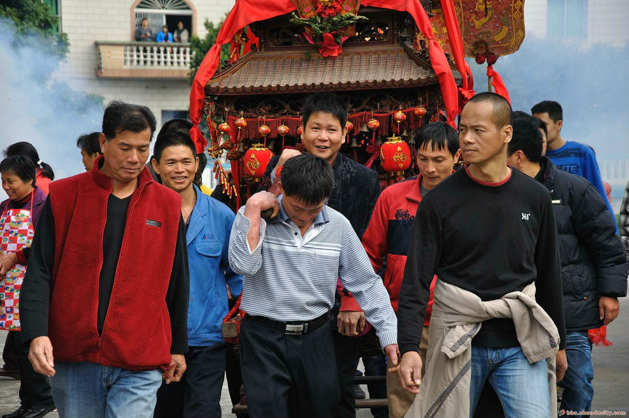 大年初四沙浦锣鼓柜巡游