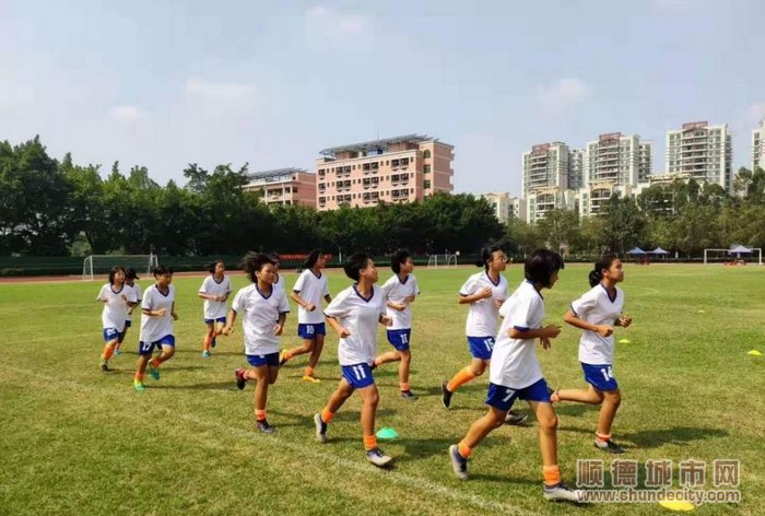 2019年翁祐中学女足勇夺佛山市校园足球总决赛亚军.png