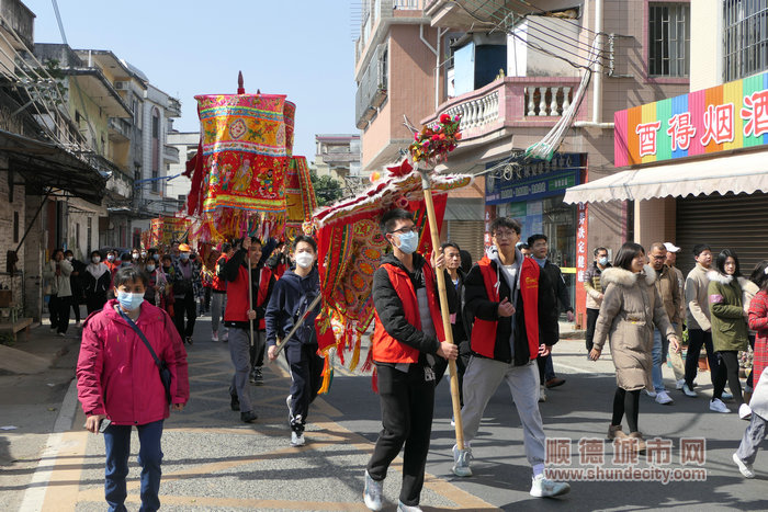 八宝罗伞队伍。.jpg