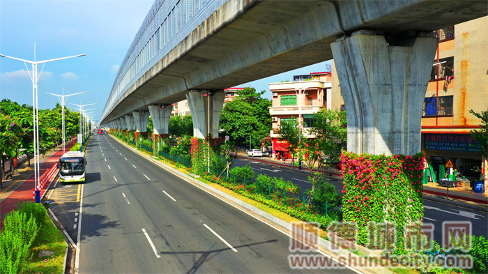 马路变花道、空地变花园。将“以花美景”的诚意，延伸到群众“家门口”。.jpg