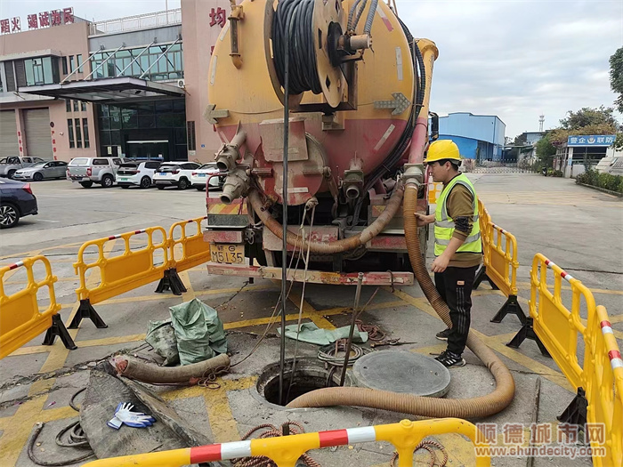 均益路（均安生活污水处理厂附近）易涝点施工中.jpg