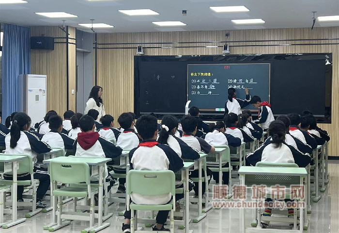 顺德嘉信西山小学图片