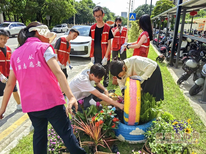 参与社区善治，共享绿芯繁华。.jpg