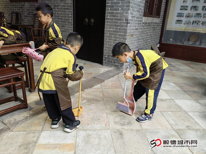 2023.3.24 北幼小小志愿者清洁大行动+陈岩野先生祠_副本.jpg