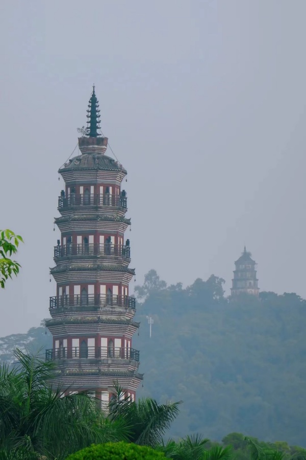 2.双塔辉映（来源：梁旨健）_副本.jpg