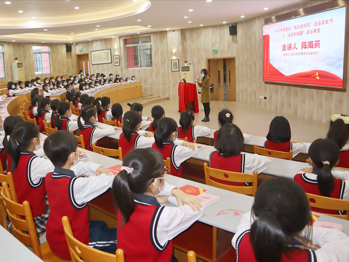 预防青少年遭受性侵，顺德送法到校园