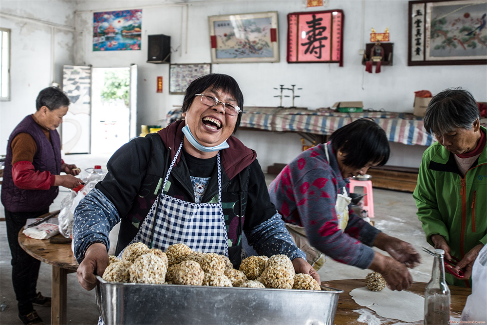 路涌村民的笑脸