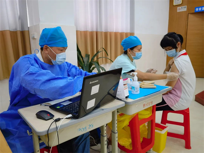 为适龄女学生健康保驾护航 顺德新容奇医院进校园