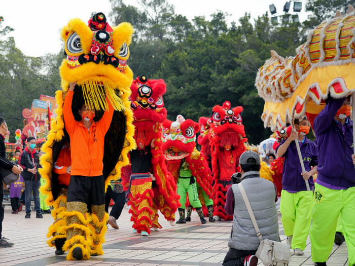 龙狮献瑞贺新春！容桂街头年味扑面而来